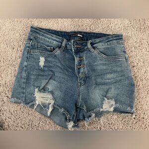 Distressed shorts ￼